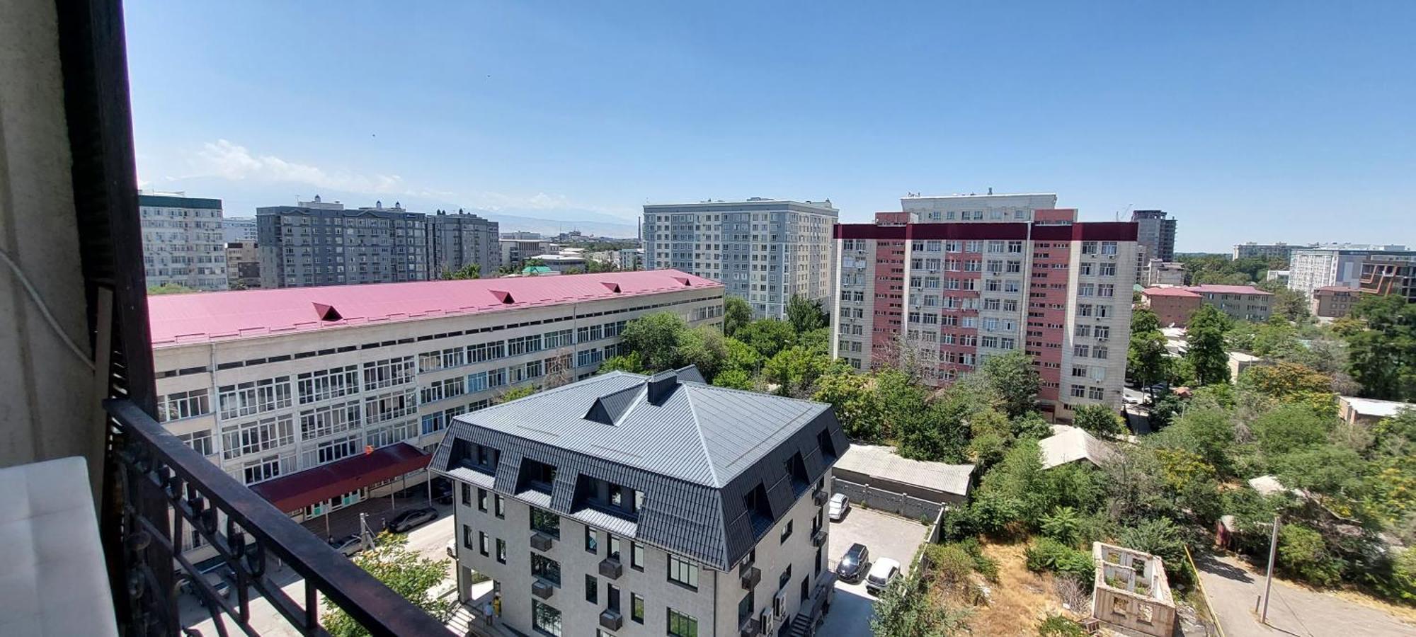 White Apartment With Panoramic View In The Center Bishkek Exteriör bild